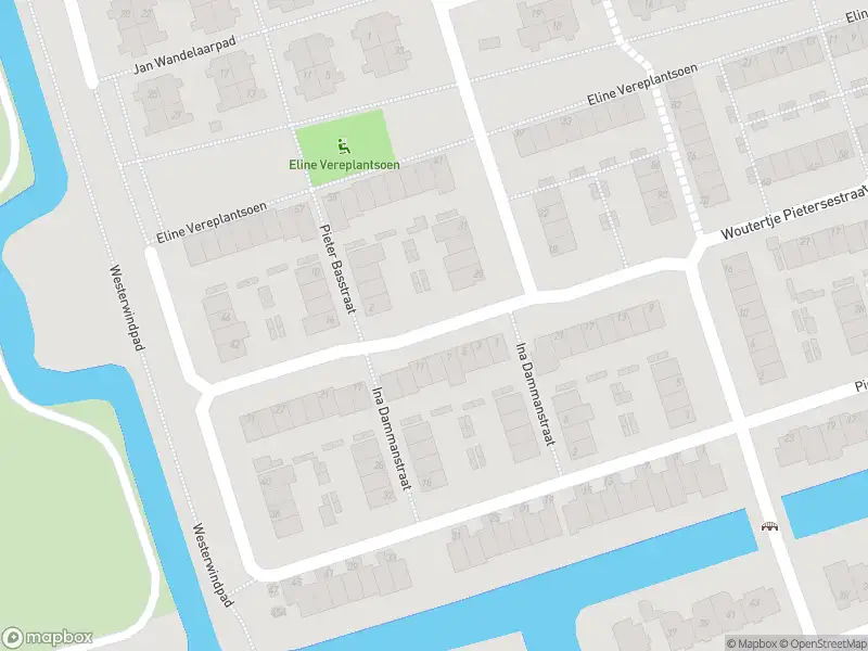 Ambulance met gepaste spoed naar de Pieter Basstraat in Zaandam
