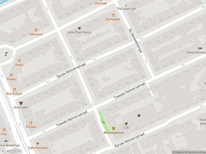 Ambulance met grote spoed naar de Bosboom Toussaintstraat in Amsterdam