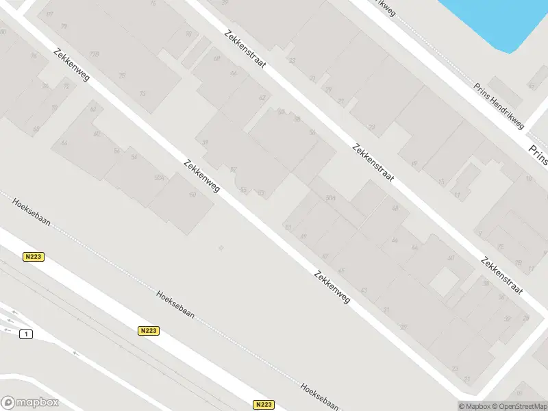 Ambulance met gepaste spoed naar de Zekkenweg in Hoek van Holland
