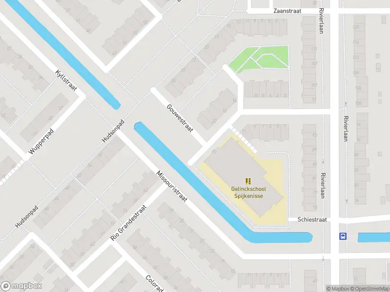 Ambulance met gepaste spoed naar de Rivierlaan in Spijkenisse