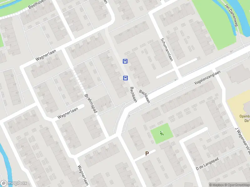 Ambulance met grote spoed naar de Bachbaan in Spijkenisse
