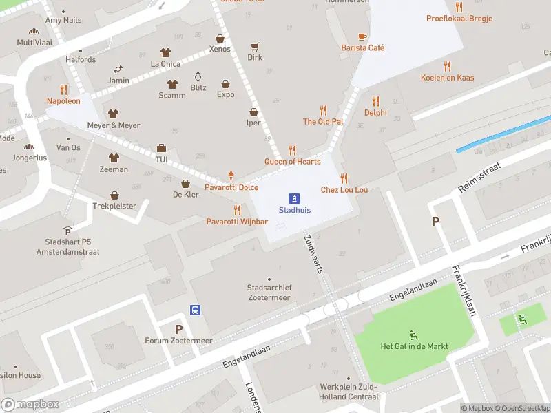 Ambulance met grote spoed naar de Stadhuisplein in Zoetermeer