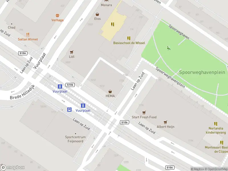 Ambulance met gepaste spoed naar de Laan op Zuid in Rotterdam