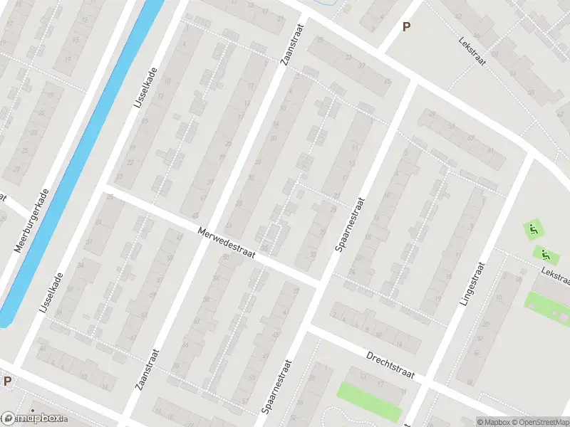 Ambulance met grote spoed naar de Meerburgerkade in Leiden