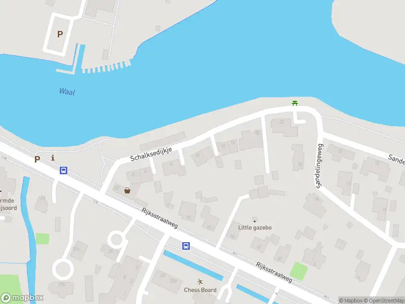 Ambulance met grote spoed naar de Schalksedijkje in Ridderkerk