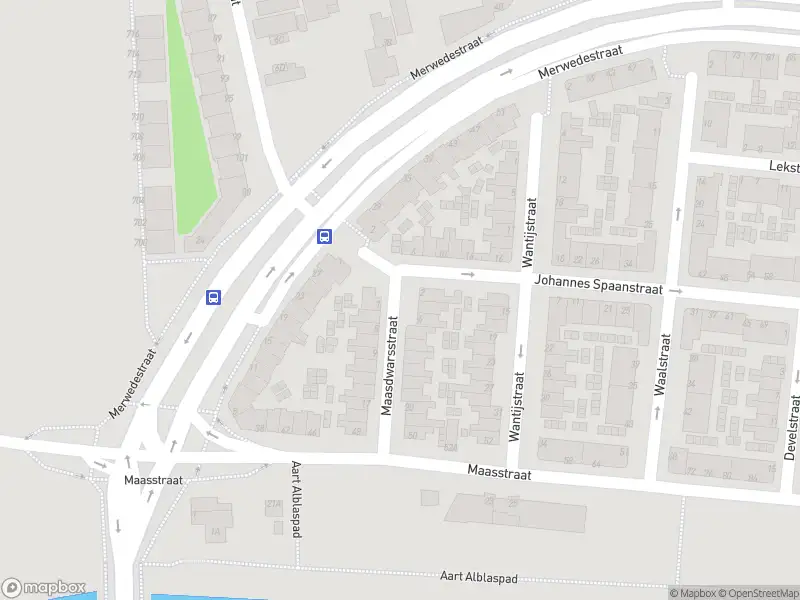Ambulance met gepaste spoed naar de Maasdwarsstraat in Dordrecht