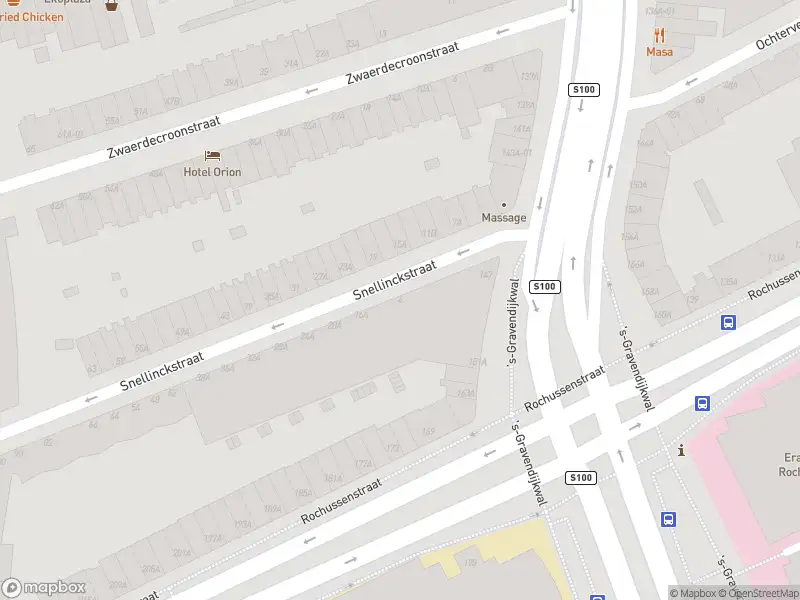 Ambulance met grote spoed naar de Snellinckstraat in Rotterdam