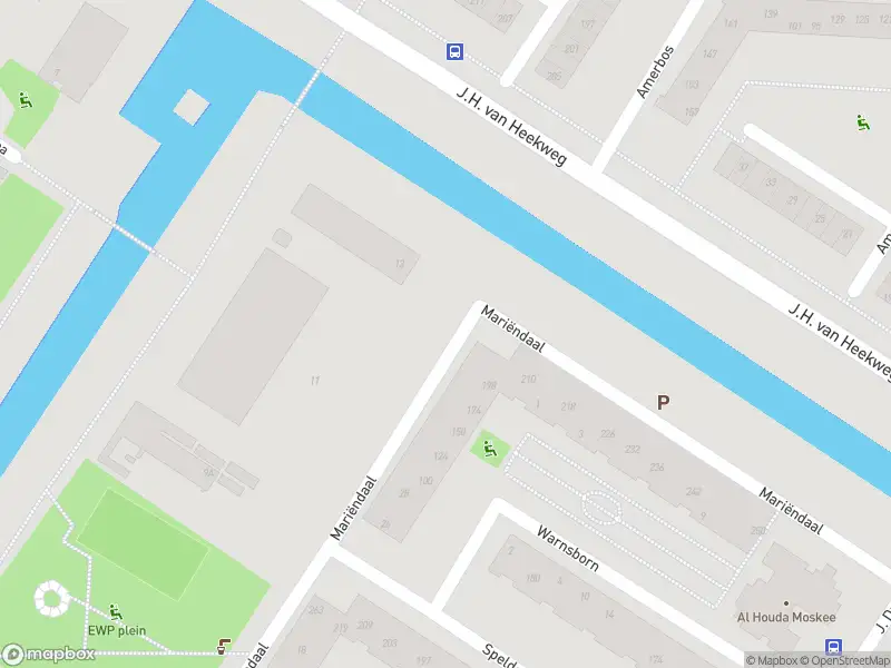 Ambulance met grote spoed naar de Amerbos in Amsterdam