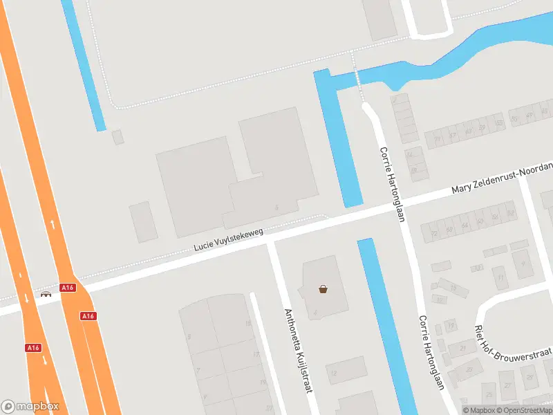 Ambulance met grote spoed naar de Lucie Vuylstekeweg in Rotterdam