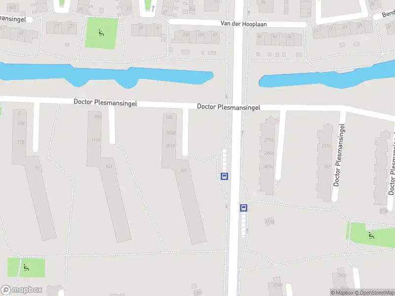 Ambulance met grote spoed naar de Van der Hooplaan in Amstelveen