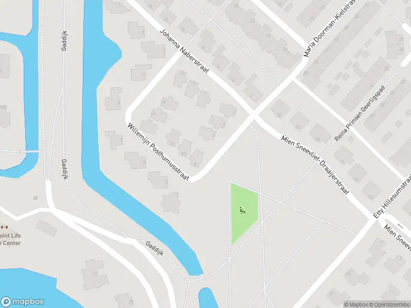 Ambulance met grote spoed naar de Willemijn Posthumusstraat in Spijkenisse