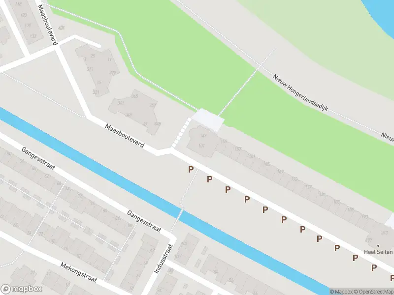 Ambulance met grote spoed naar de Maasboulevard in Spijkenisse