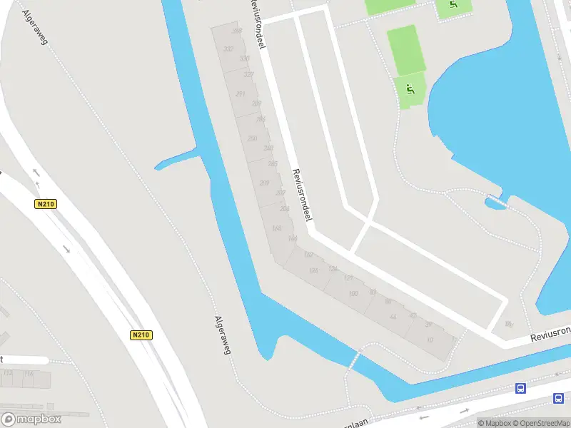 Ambulance met gepaste spoed naar de Reviusrondeel in Capelle aan den IJssel