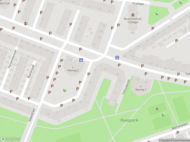 Ambulance met grote spoed naar de Katendrechtsehof in Rotterdam