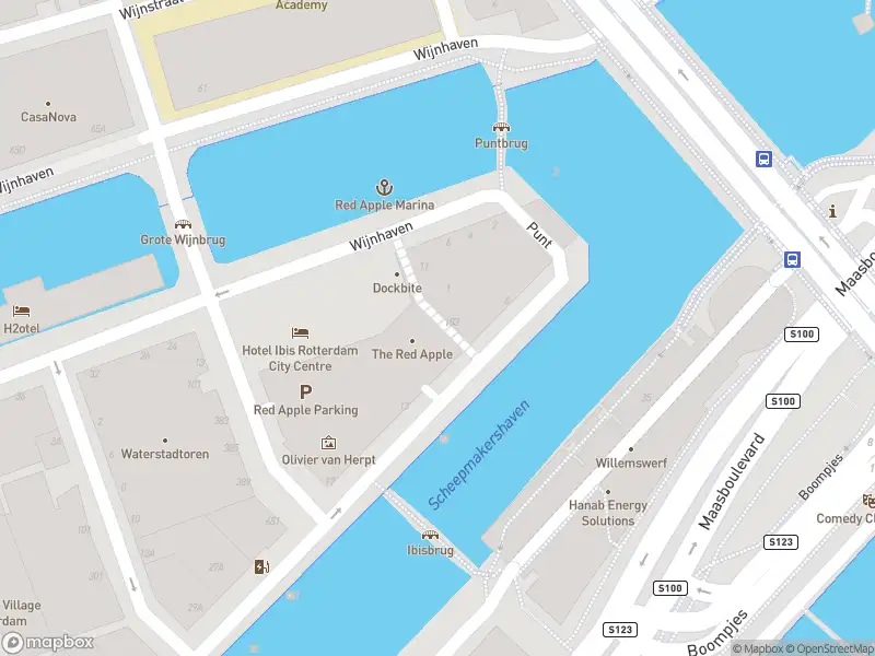 Ambulance met grote spoed naar de Scheepmakerspassage in Rotterdam