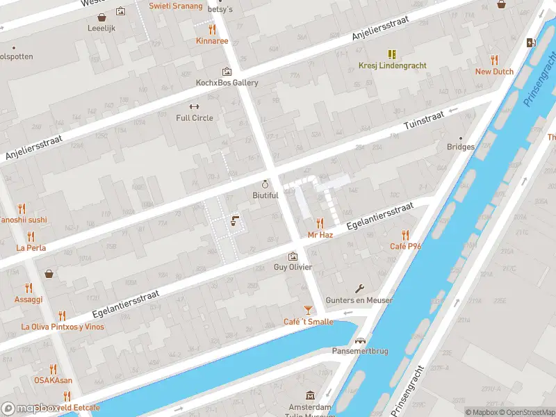 Ambulance met gepaste spoed naar de Eerste Egelantiersdwarsstraat in Amsterdam