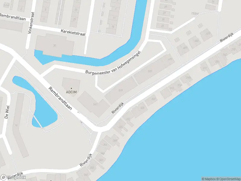 Ambulance met grote spoed naar de Rivierdijk in Sliedrecht