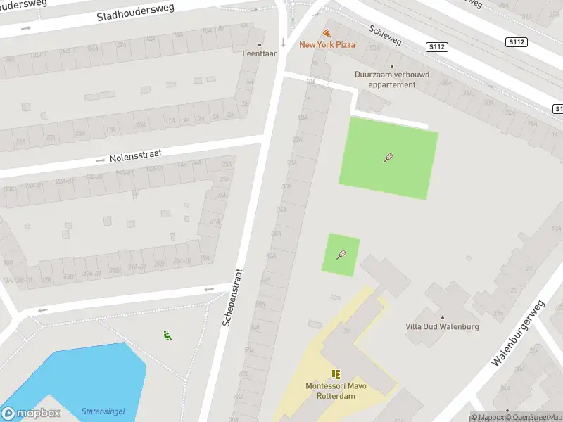 Ambulance met gepaste spoed naar de Schepenstraat in Rotterdam