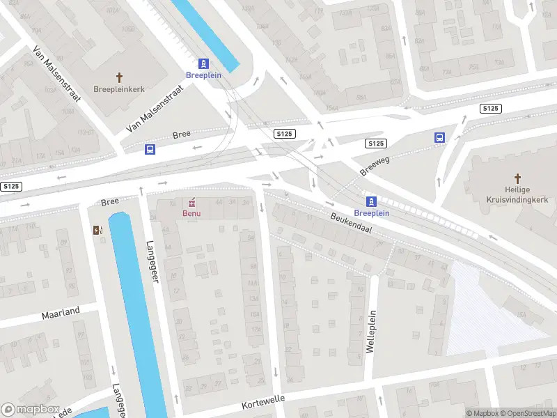 Ambulance met gepaste spoed naar de Beukendaal in Rotterdam