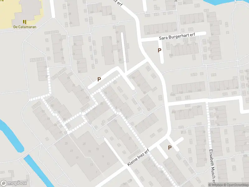 Ambulance met grote spoed naar de Anna Karenina erf in Capelle aan den IJssel