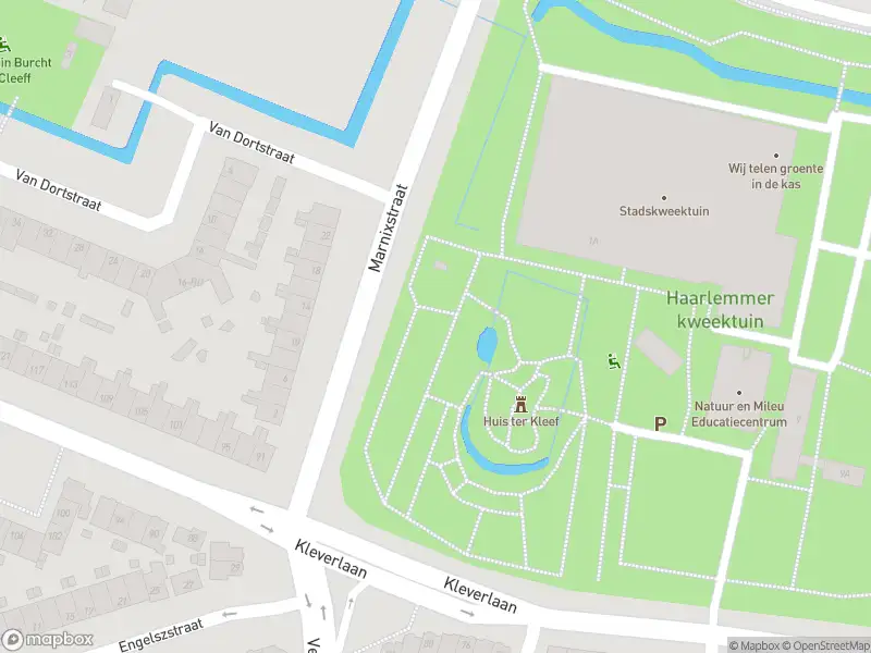 Ambulance met gepaste spoed naar de Velserstraat in Haarlem