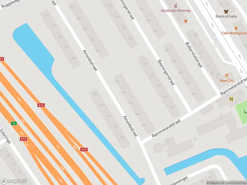 Ambulance met grote spoed naar de Ameidestraat in Rotterdam