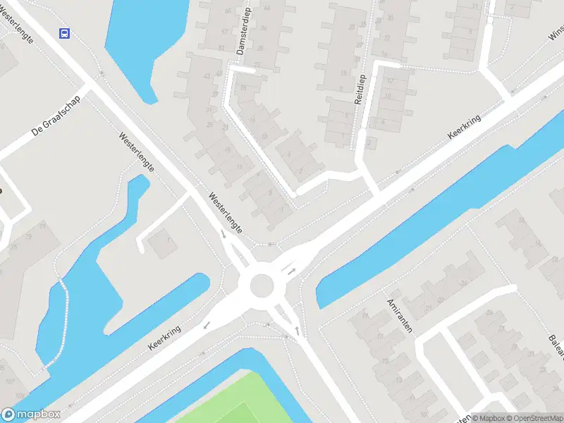 Ambulance met gepaste spoed naar de Damsterdiep in Capelle aan den IJssel