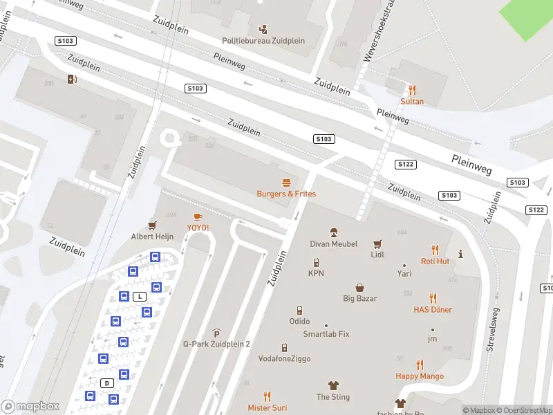 Ambulance met grote spoed naar de Zuidplein in Rotterdam