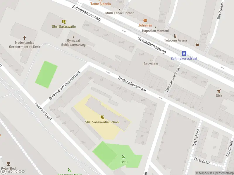 Ambulance met grote spoed naar de Blokmakersstraat in Rotterdam