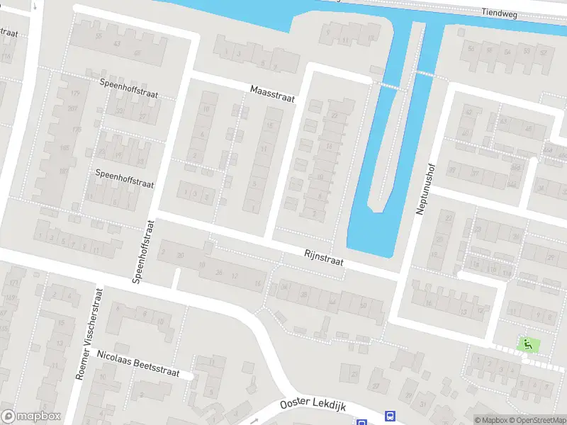 Ambulance met grote spoed naar de Merwestraat in Krimpen aan de Lek