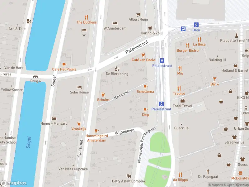 Brandweer met gepaste spoed naar de Keizerrijk in Amsterdam vanwege afhijsen patient