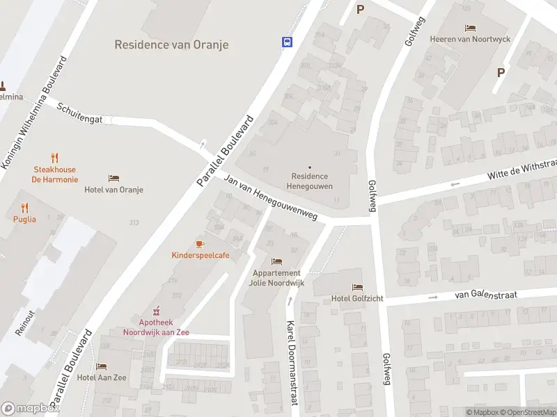 Ambulance met grote spoed naar de Jan van Henegouwenweg in Noordwijk