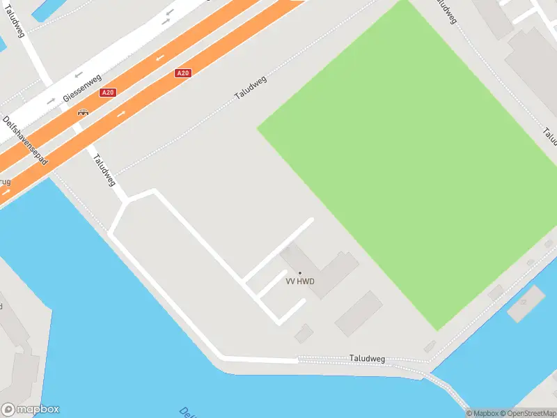 Ambulance met grote spoed naar de Taludweg in Rotterdam