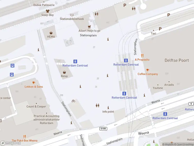 Ambulance met gepaste spoed naar de Stationsplein in Rotterdam