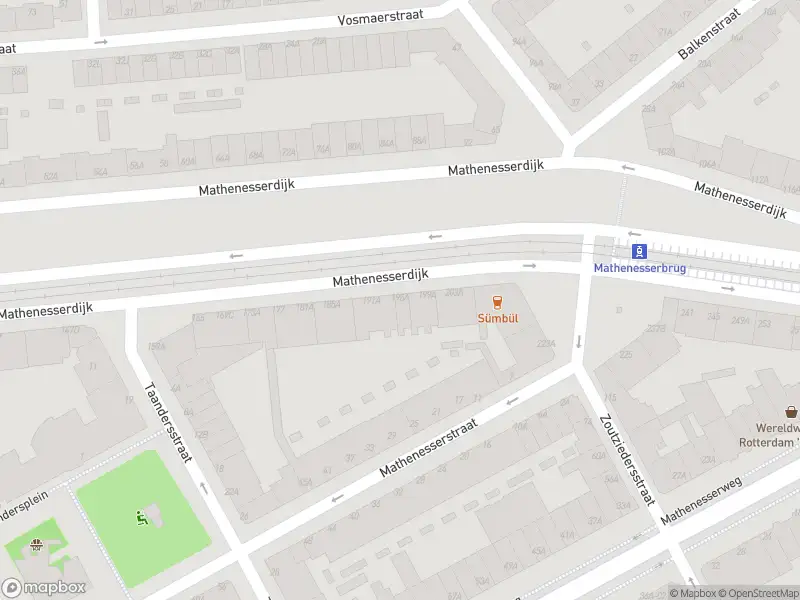 Ambulance met gepaste spoed naar de Mathenesserdijk in Rotterdam