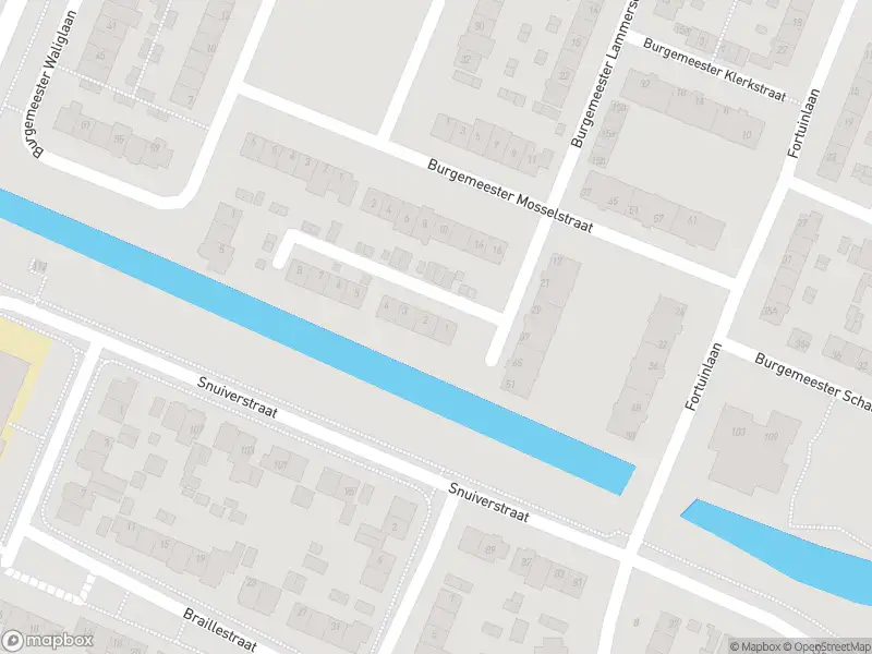 Ambulance met gepaste spoed naar de Burgemeester van Leijdenstraat in Krommenie