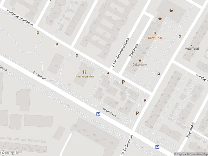 Ambulance met grote spoed naar de Kortenaerplantsoen in Castricum