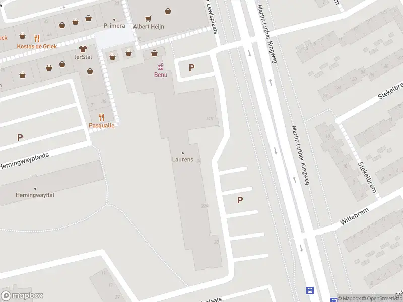 Ambulance met gepaste spoed naar de Sinclair Lewisplaats in Rotterdam