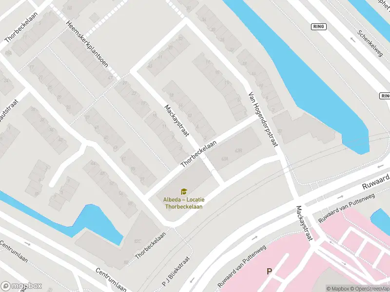 Ambulance met grote spoed naar de Mackaystraat in Spijkenisse