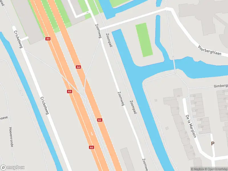Ambulance met gepaste spoed naar de Zoomweg in Schiedam