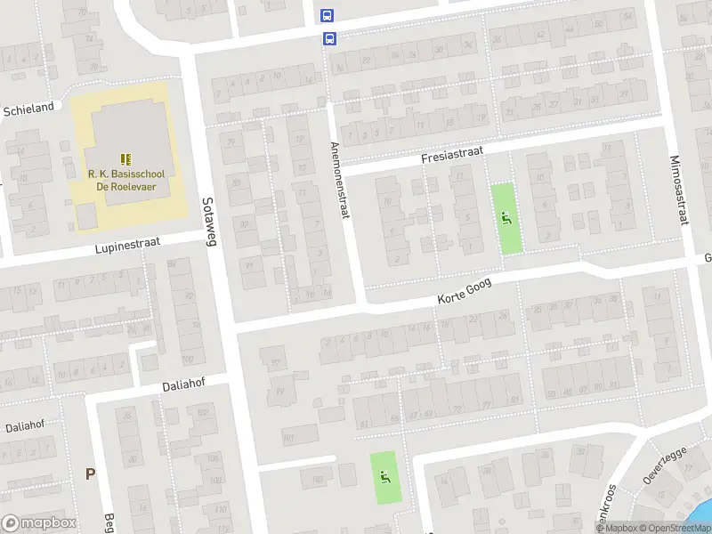 Ambulance met grote spoed naar de Anemonenstraat in Roelofarendsveen