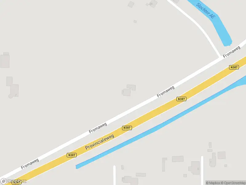 Politie met grote spoed naar de Fromaweg in Froombosch vanwege voertuigen te water