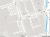 Brandweer met grote spoed naar de Kelvinstraat in Leeuwarden vanwege voertuigbrand