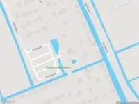 Ambulance met grote spoed naar de Buitengouw in Amsterdam