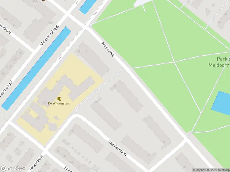 Ambulance met gepaste spoed naar de Molenstraat in Rotterdam