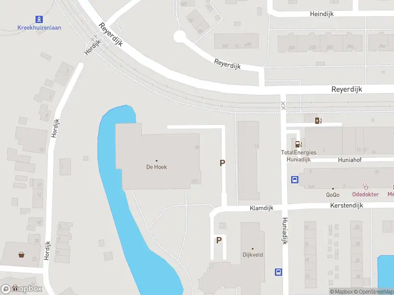 Ambulance met grote spoed naar de Klamdijk in Rotterdam