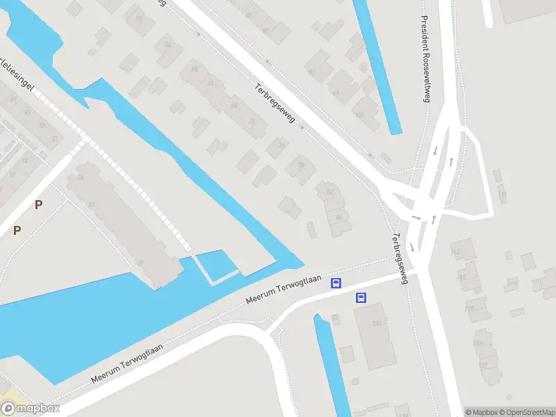 Ambulance met gepaste spoed naar de Terbregseweg in Rotterdam