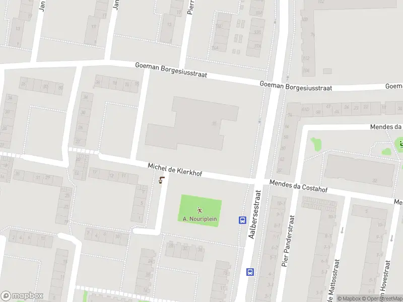 Ambulance met gepaste spoed naar de Marchanthof in Amsterdam