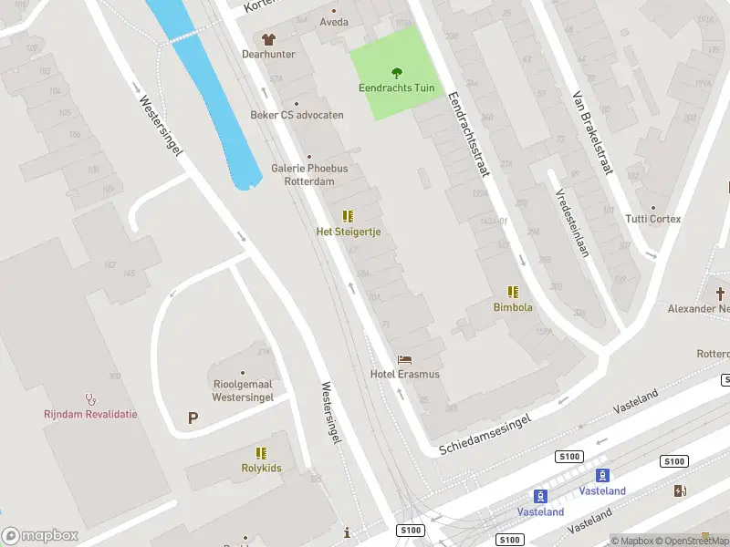 Ambulance met gepaste spoed naar de Eendrachtsweg in Rotterdam