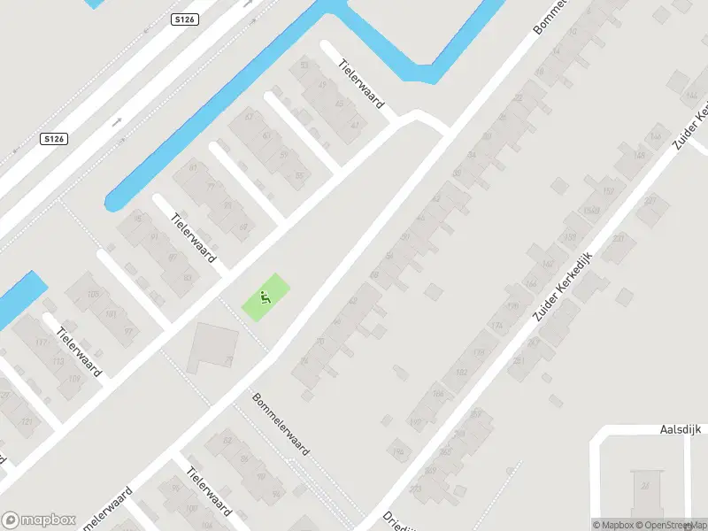 Ambulance met gepaste spoed naar de Bommelerwaard in Rotterdam